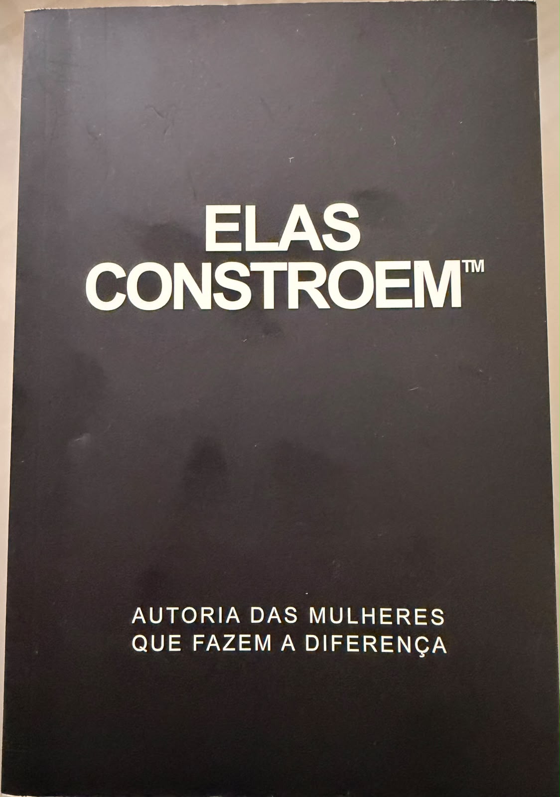 ELAS CONSTROEM